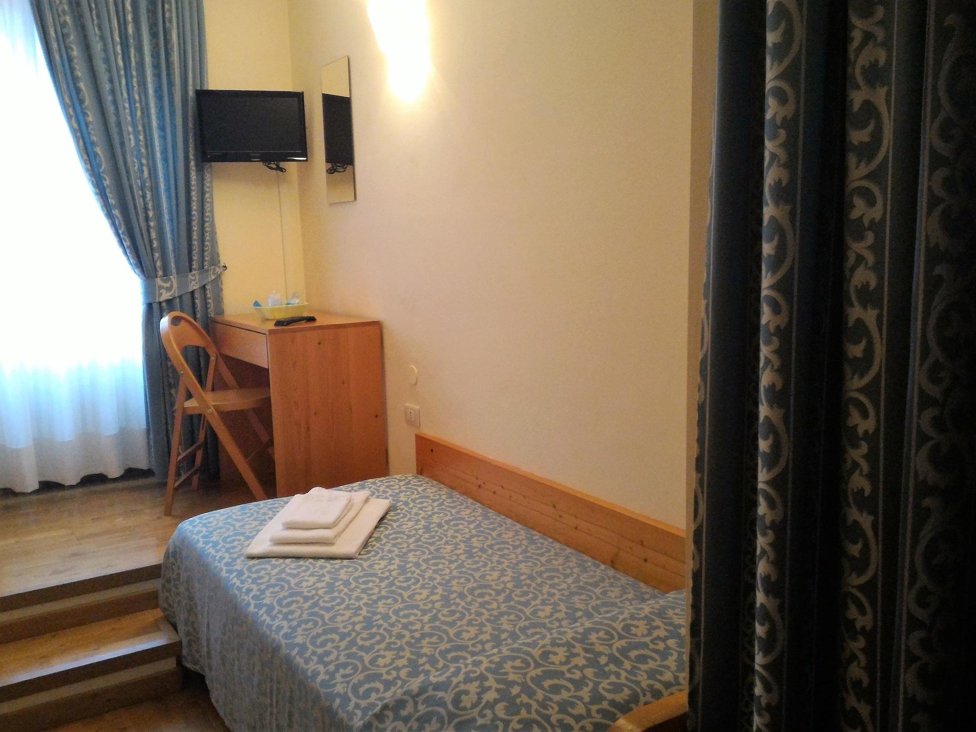 Hotel Tre Ceri Gubbio Dış mekan fotoğraf