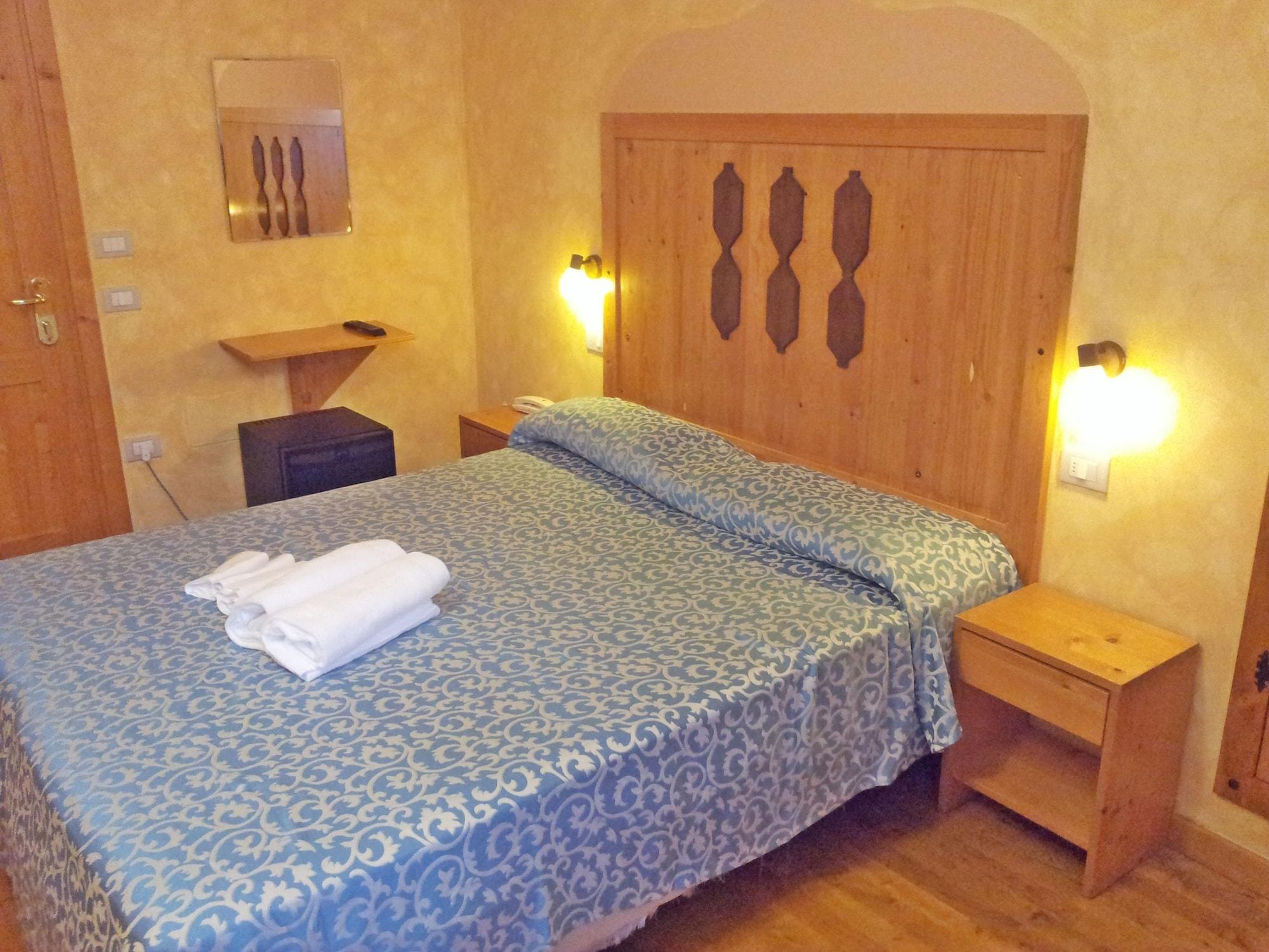Hotel Tre Ceri Gubbio Dış mekan fotoğraf