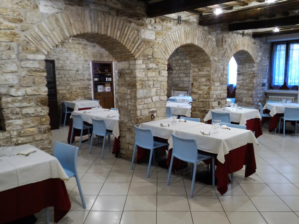 Hotel Tre Ceri Gubbio Dış mekan fotoğraf