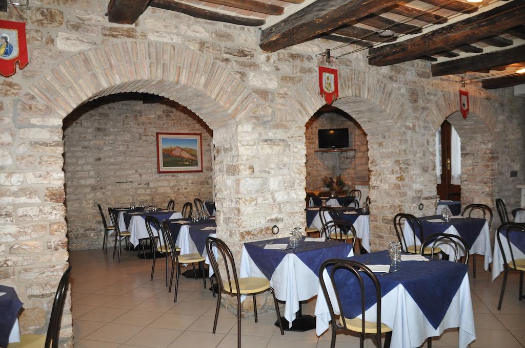 Hotel Tre Ceri Gubbio Dış mekan fotoğraf