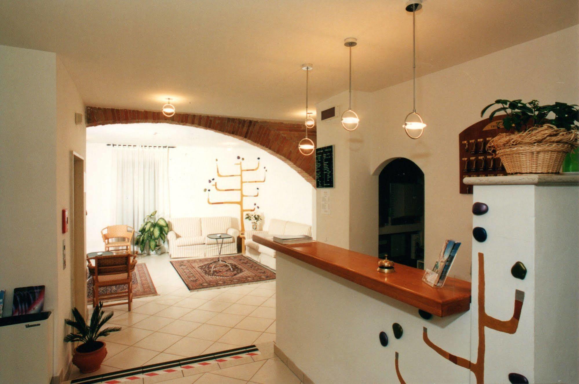 Hotel Tre Ceri Gubbio Dış mekan fotoğraf
